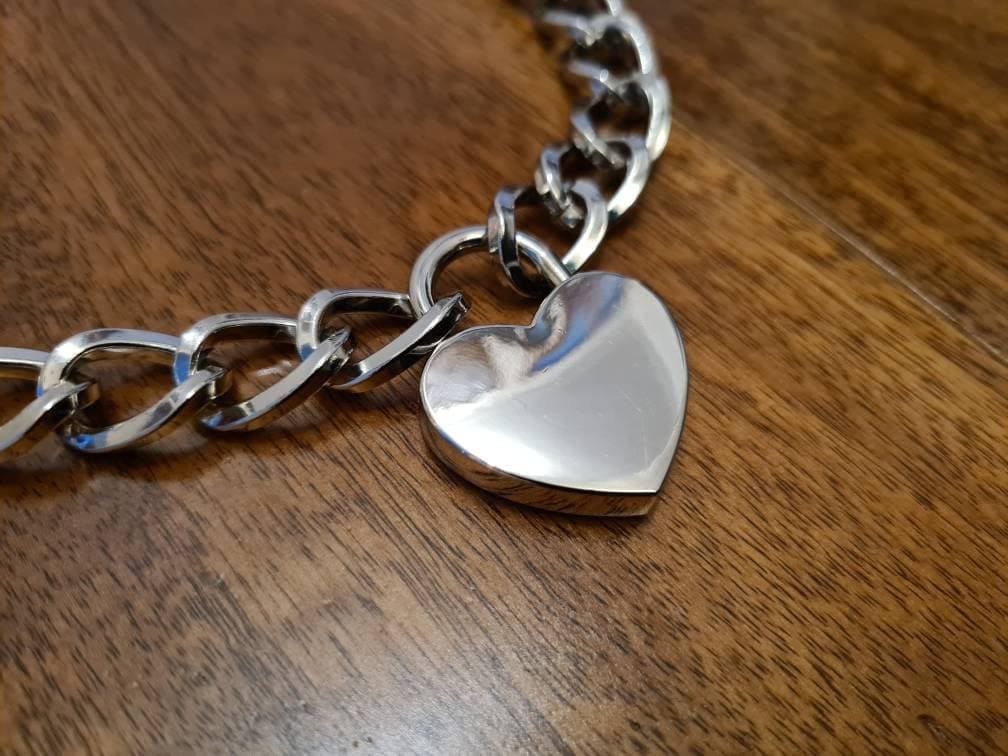 Locking Heart Padlock Choker – Stylish Stainless Steel Chain Accessory