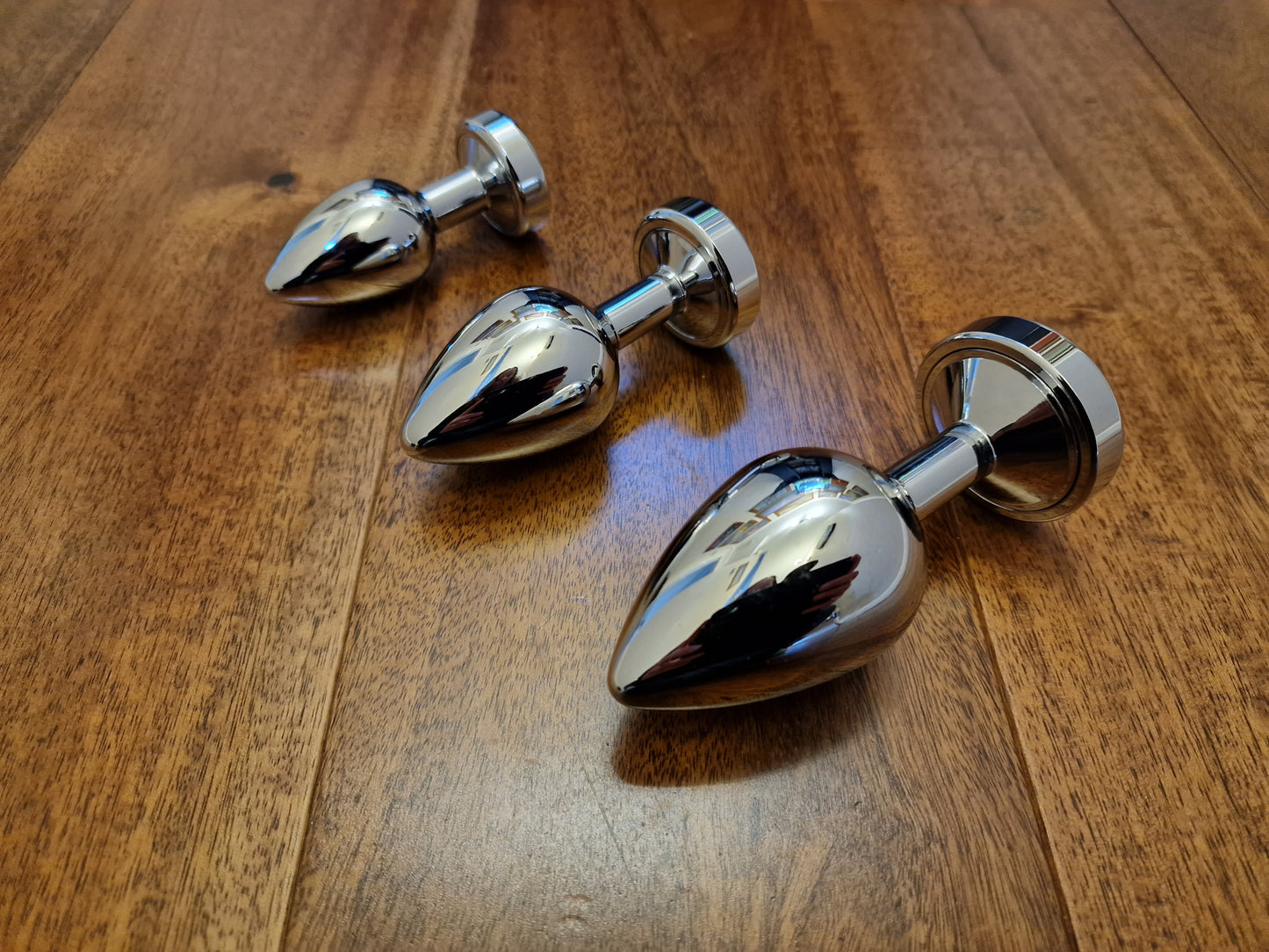 LED Light Up Stainless Steel Plug – 3 Light Modes, S/M/L, UK Seller