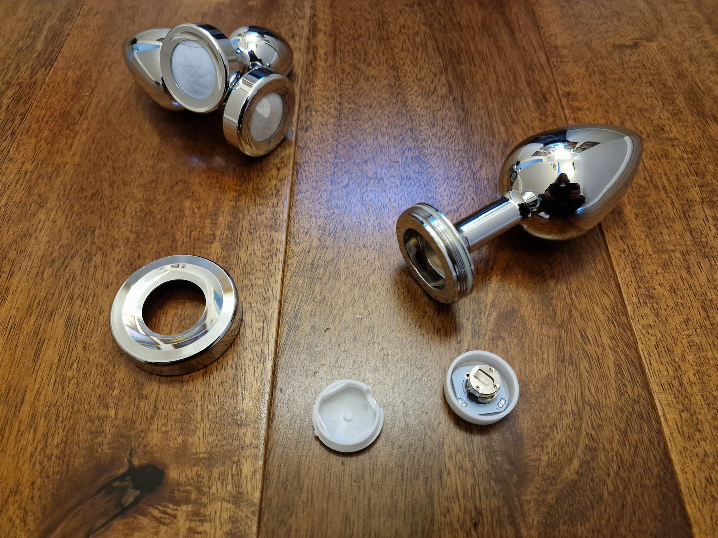 LED Light Up Stainless Steel Plug – 3 Light Modes, S/M/L, UK Seller