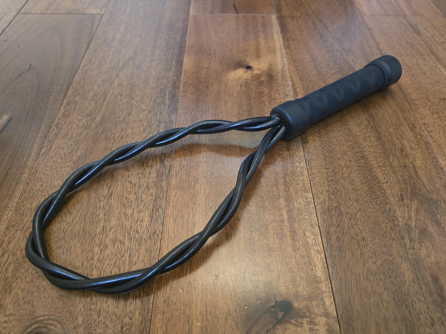 Black Cable Loop Paddle – Twisted Textured Finish, Handmade UK