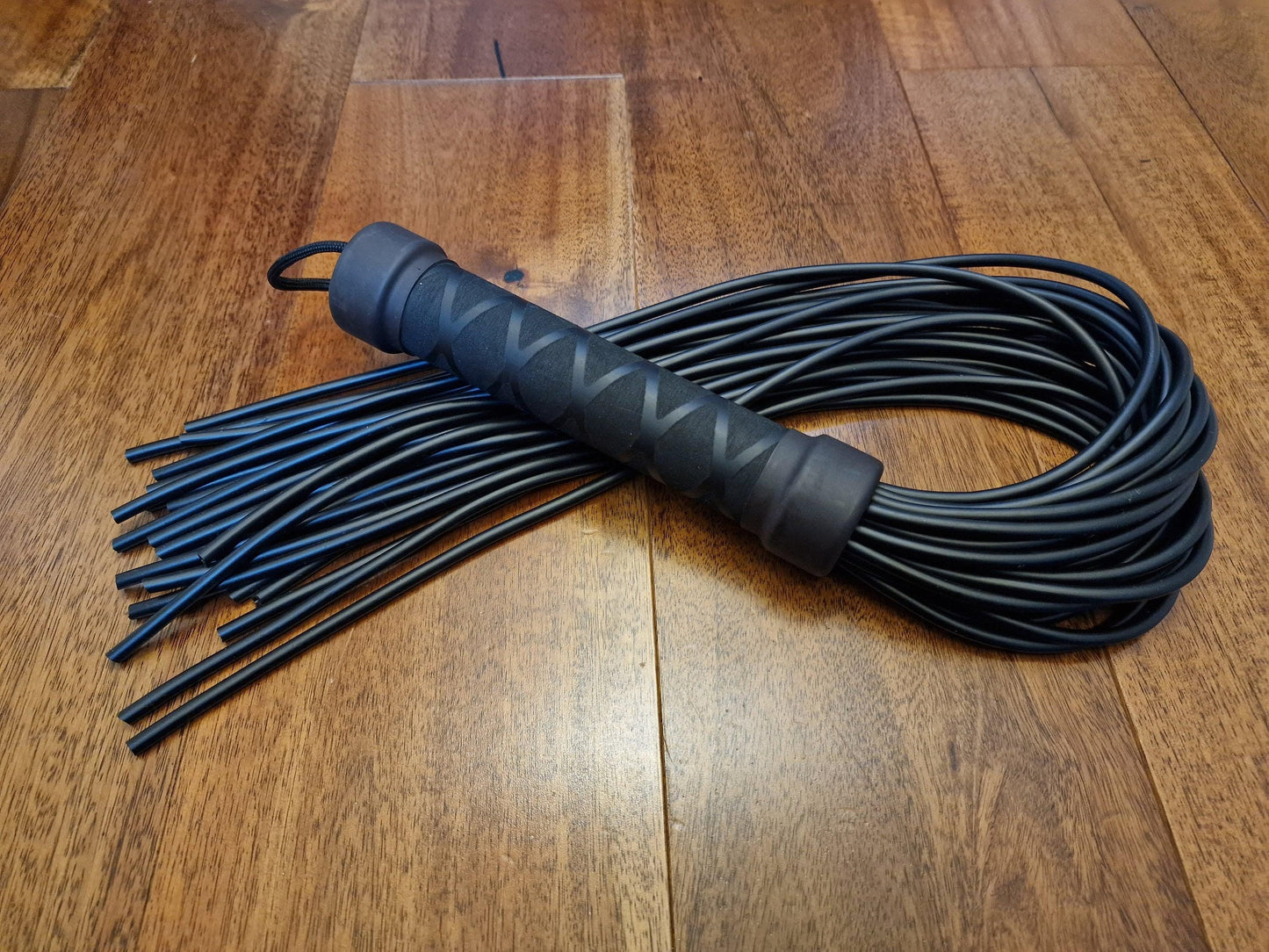 Latex Flogger with Metal Handle and Non-slip grip – Handmade in the UK