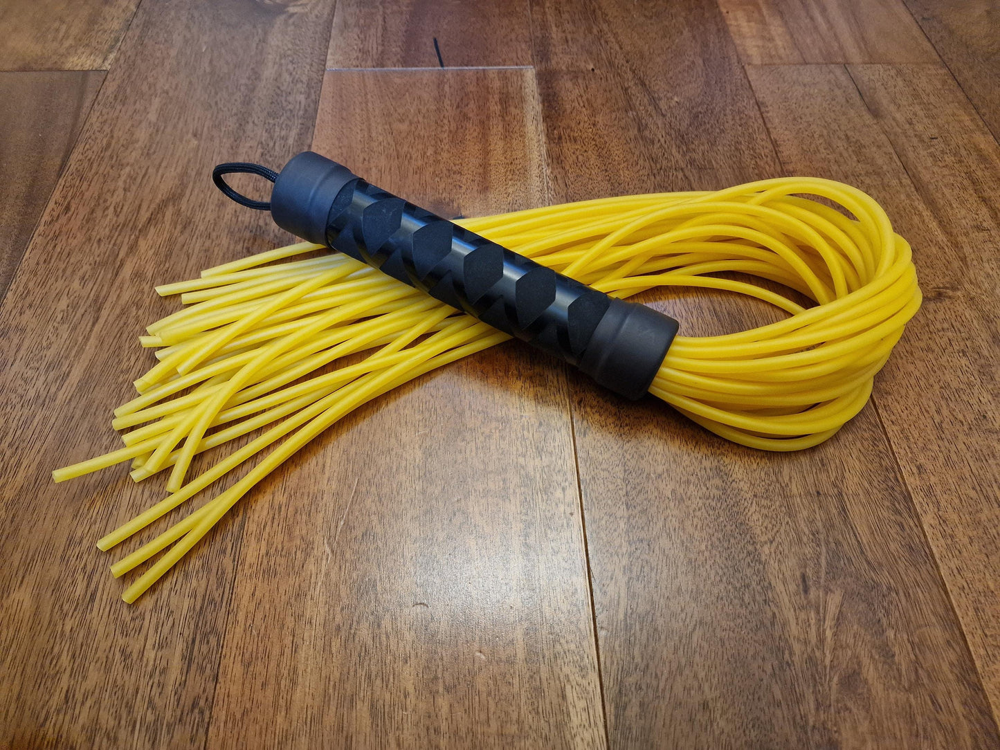 Latex Flogger with Metal Handle and Non-slip grip – Handmade in the UK