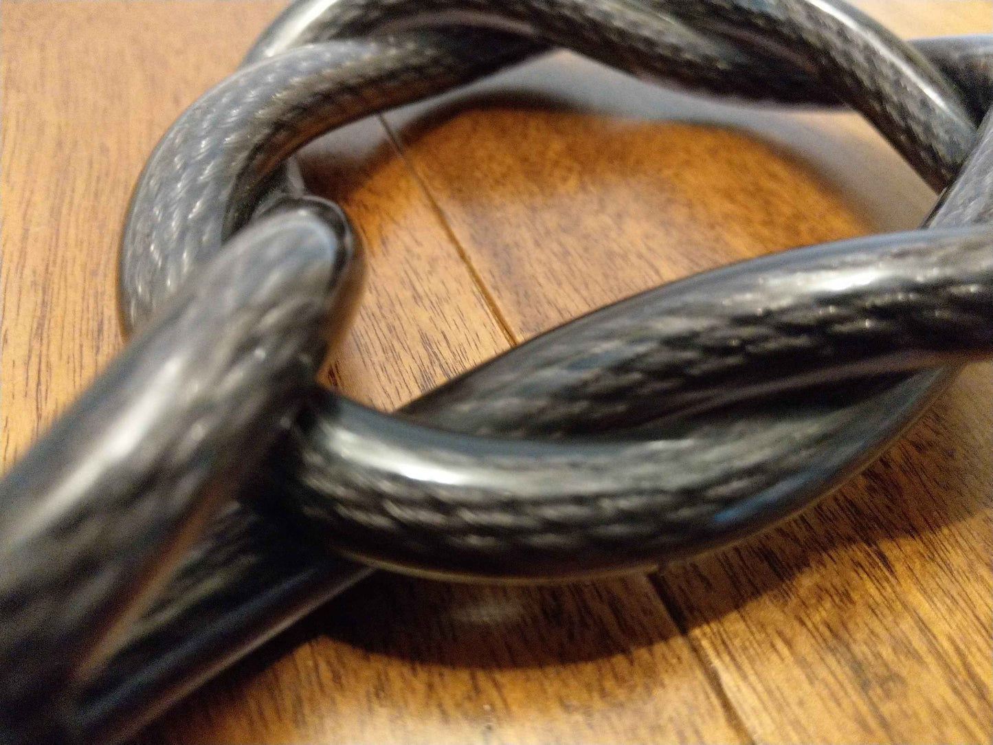 Black Twist Loop Rug Beater – Steel Cable Core, UK Made