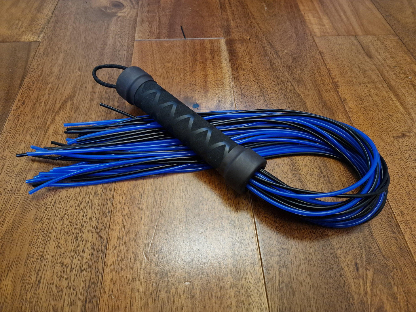 Silicone Vegan Flogger - Handmade in the UK with 3 mm Falls